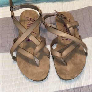 Blowfish sandal